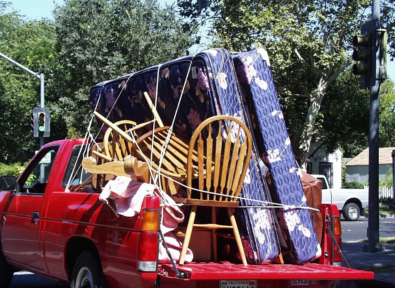 Information about "moving_pickup.jpg" on moving day Davis LocalWiki