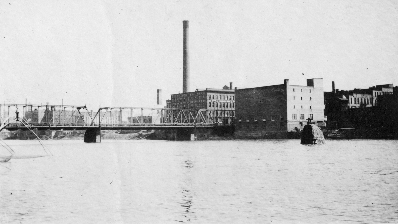Information about "1910 Electrical Pier.jpg" on grand rapids electric light & power electric