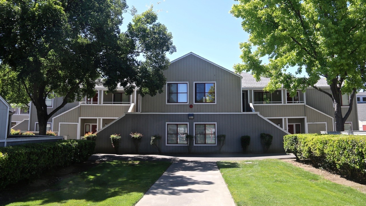 Information about "russell park outside.jpg" on russell park Davis LocalWiki