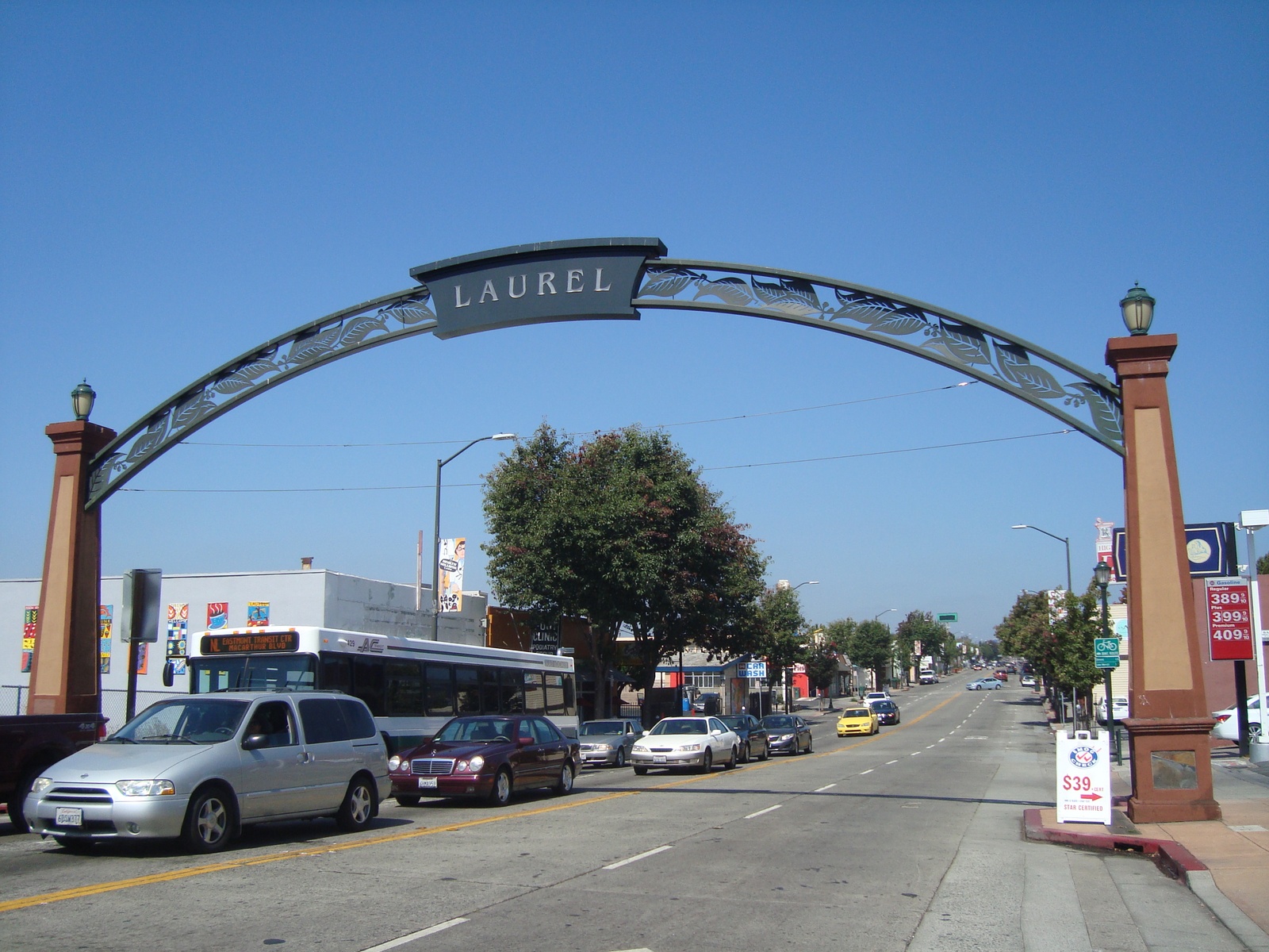 Information about "DSC02749.JPG" on the laurel district Oakland