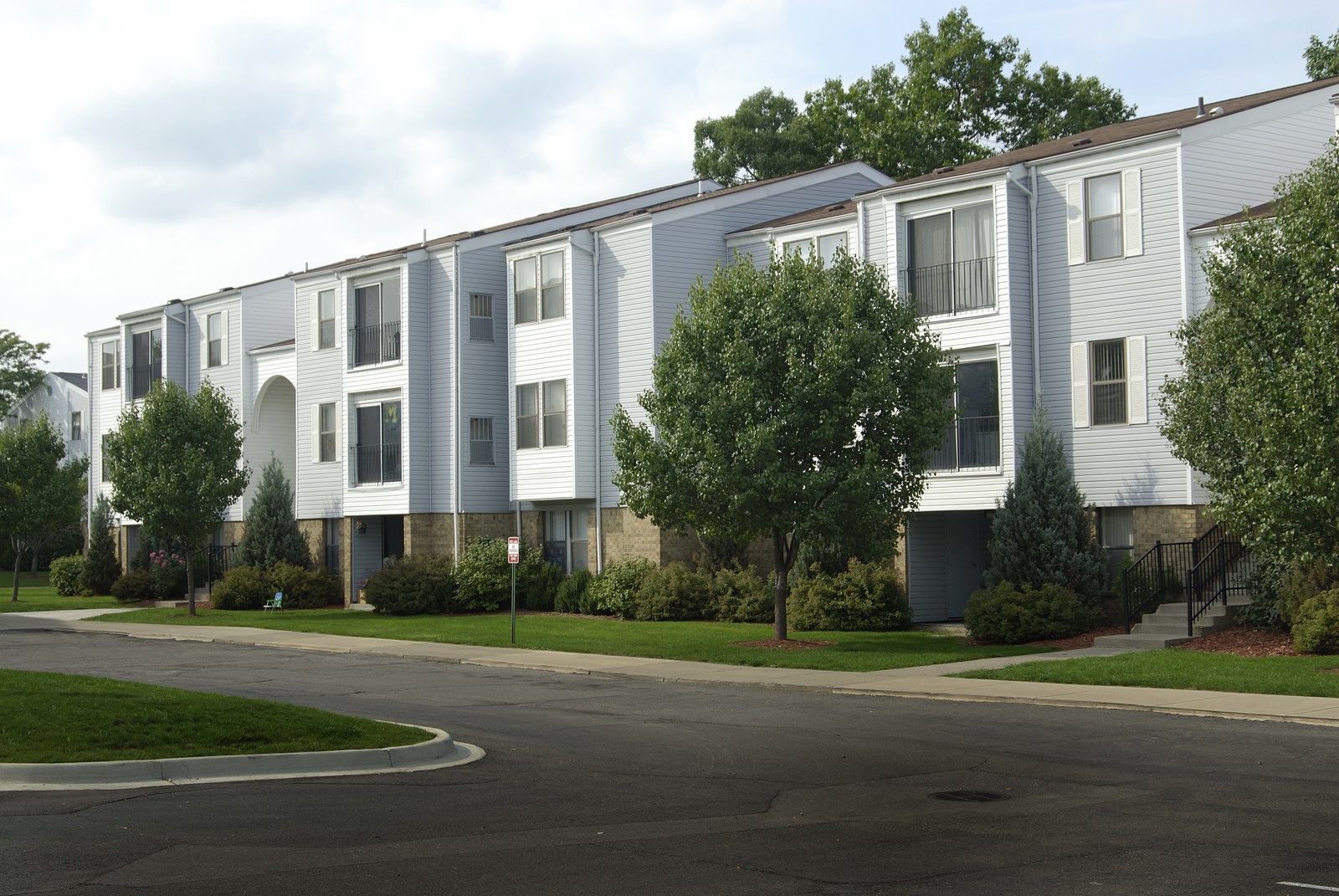 Information about "Schoonercove.jpg" on schooner cove apartments Ann Arbor LocalWiki