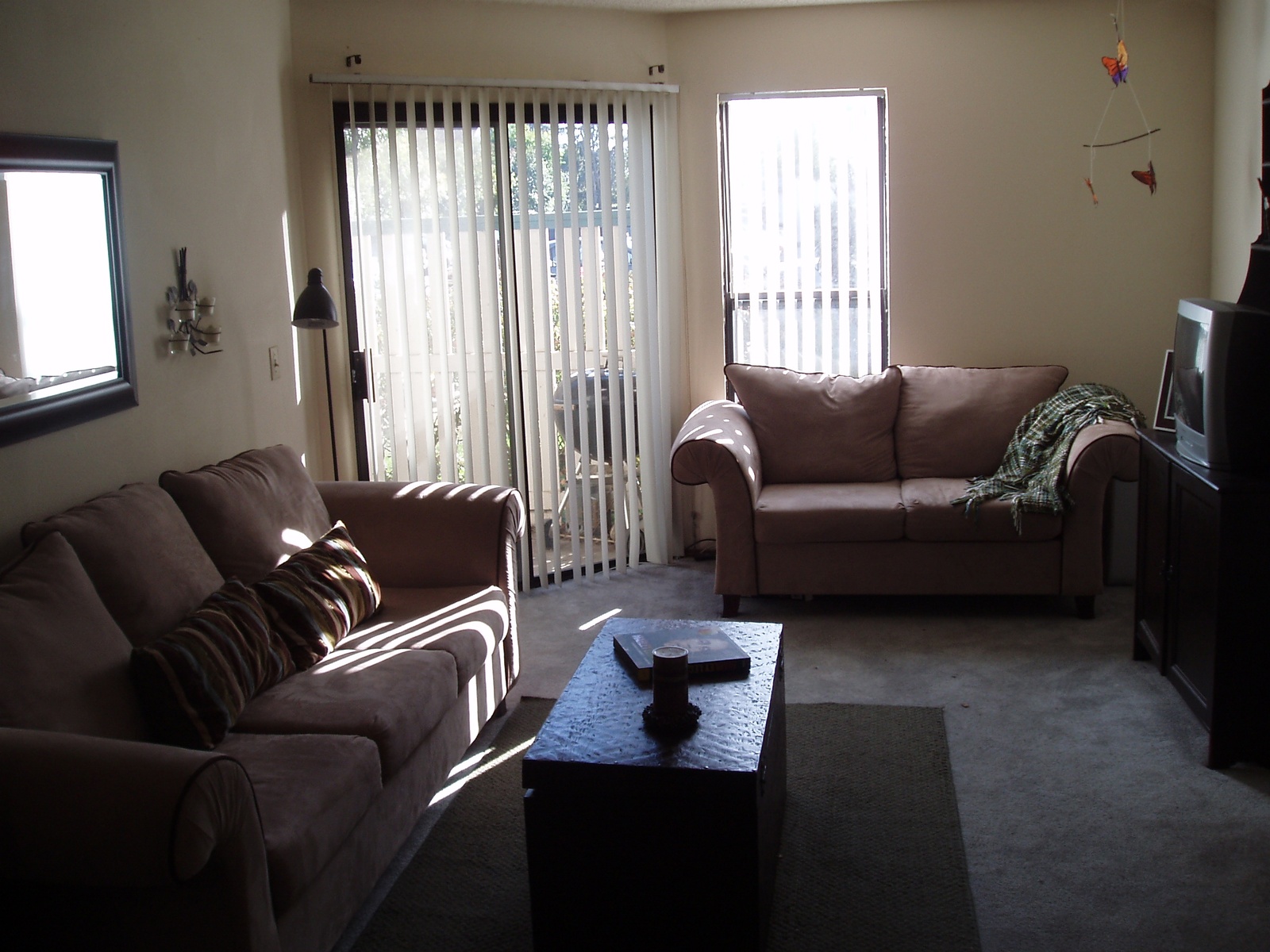 Information about "3X2 Living Room.jpg" on la salle Davis LocalWiki