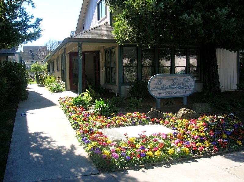 La Salle Davis LocalWiki