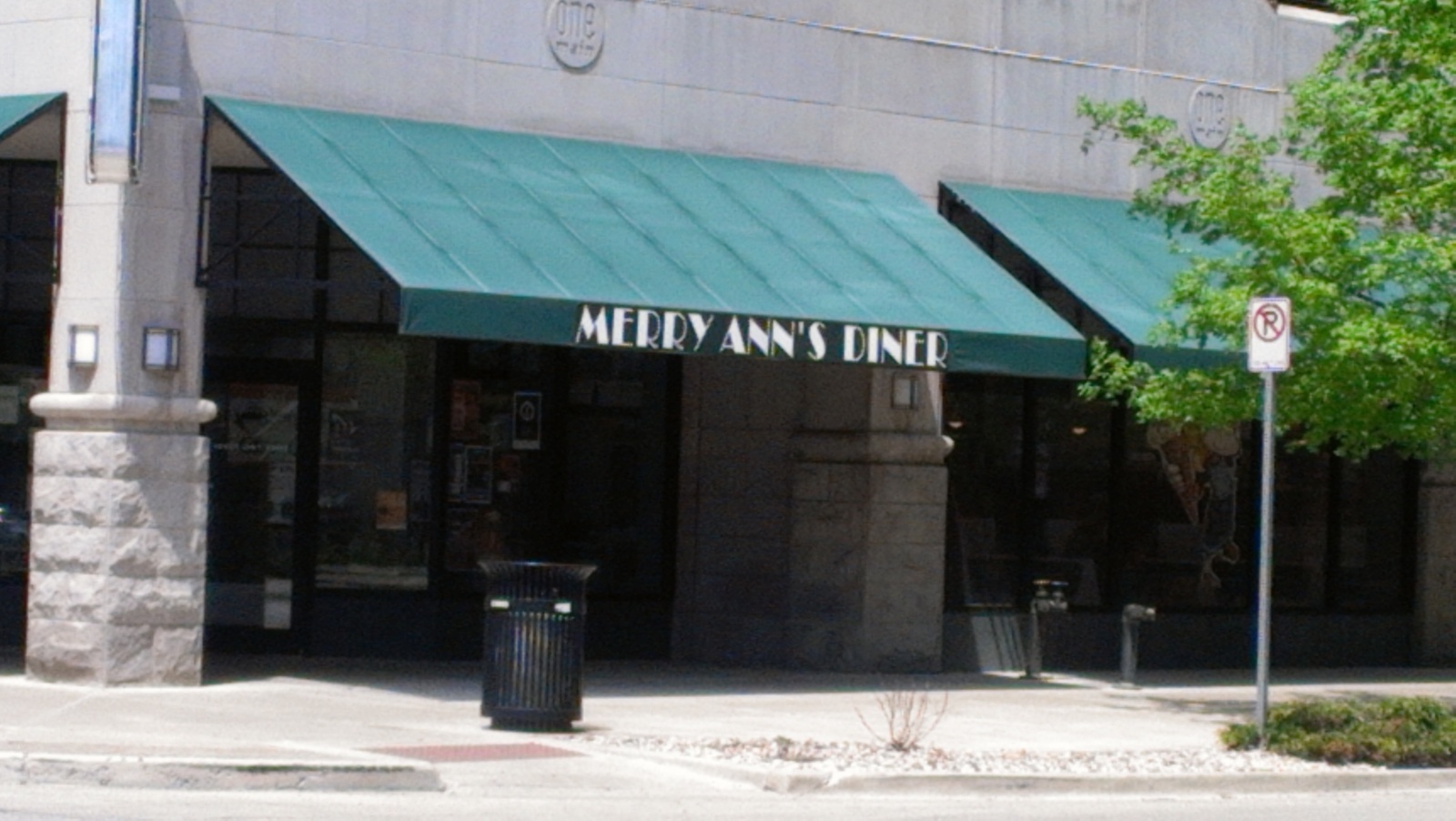 Information about "merryann.jpg" on merry ann's diner Champaign