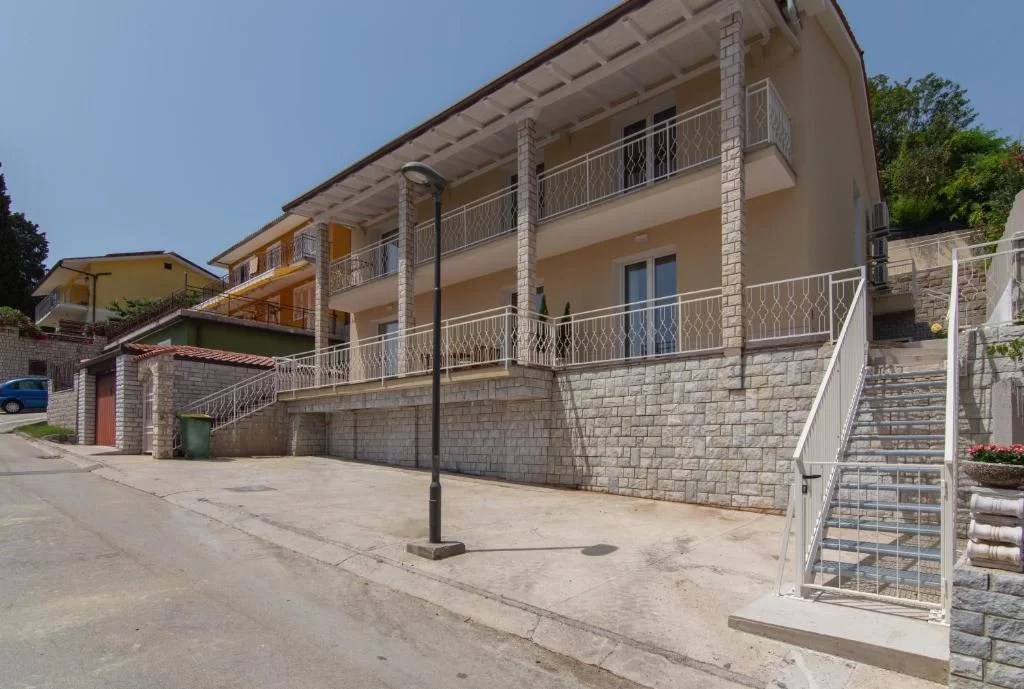 Two Bedroom Apartment The Rose Garden Apartments Locap Group