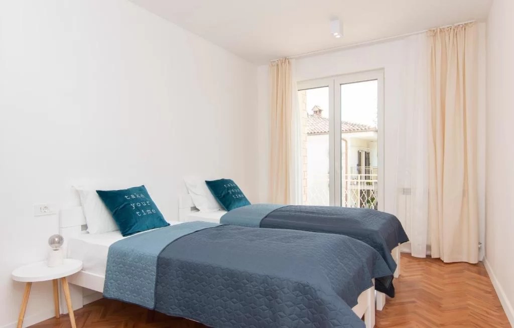 Two Bedroom Apartment The Rose Garden Apartments Locap Group