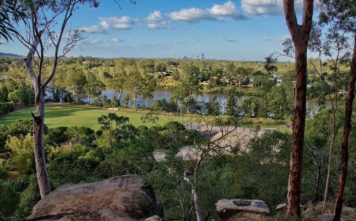 Seventeen Mile Rocks Property Management 0411 73 RENT