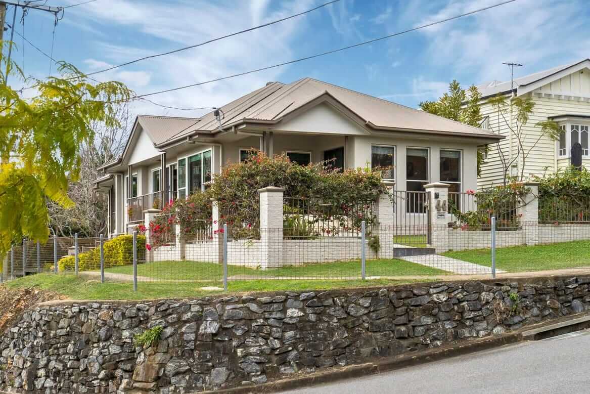 Stunning 4 Bedroom Home Balmoral Locate Property