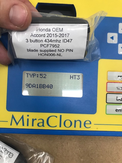 Honda Accord 2014-2016 OEM 3 Button Flip Key