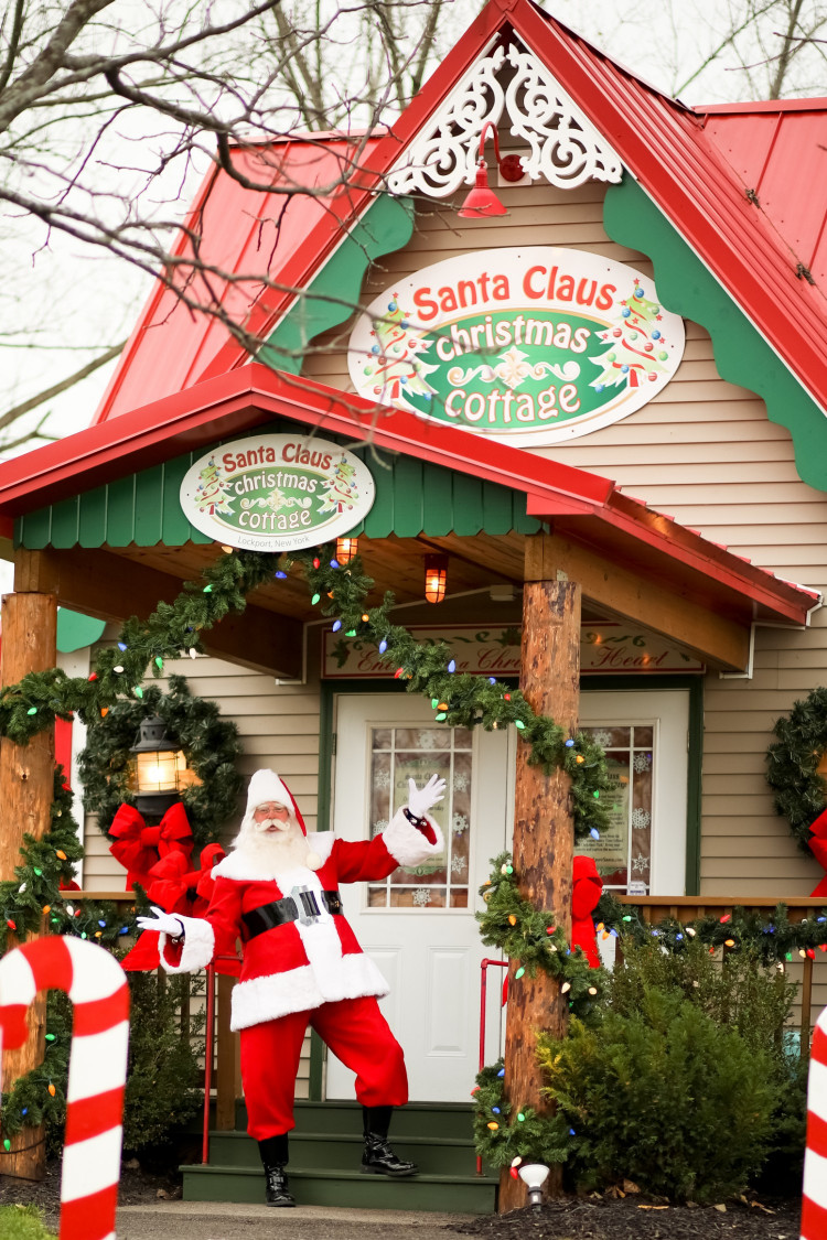 Cottage Lockport Santa