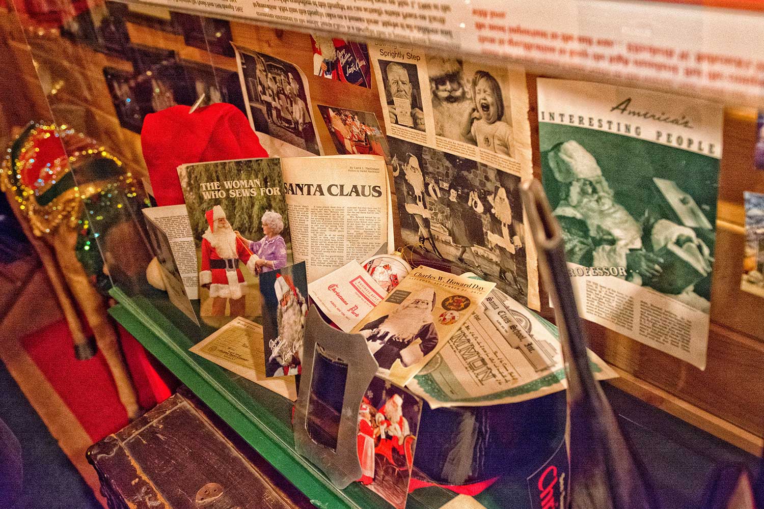 Cottage Lockport Santa