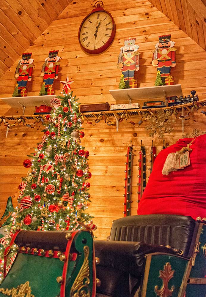 Cottage Lockport Santa