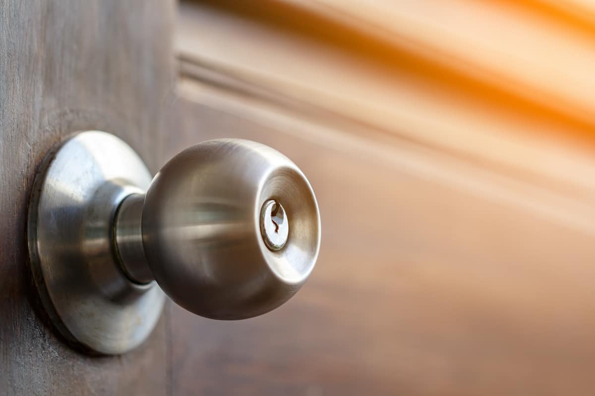 What are Doorknobs? And its Pros and Cons Locksmith PHILLY