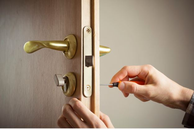 What does a locksmith do to break into your house?