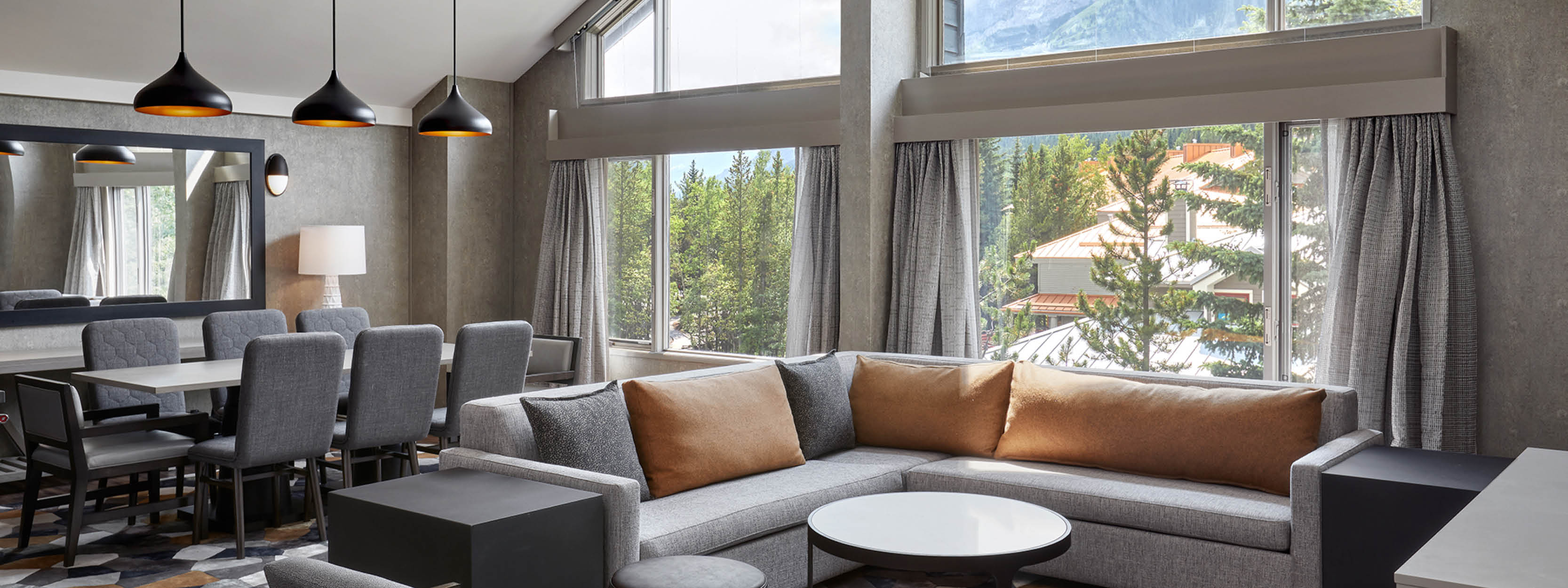 1 Bedroom Hospitality Suite 1 King Pomeroy Kananaskis Mountain Lodge