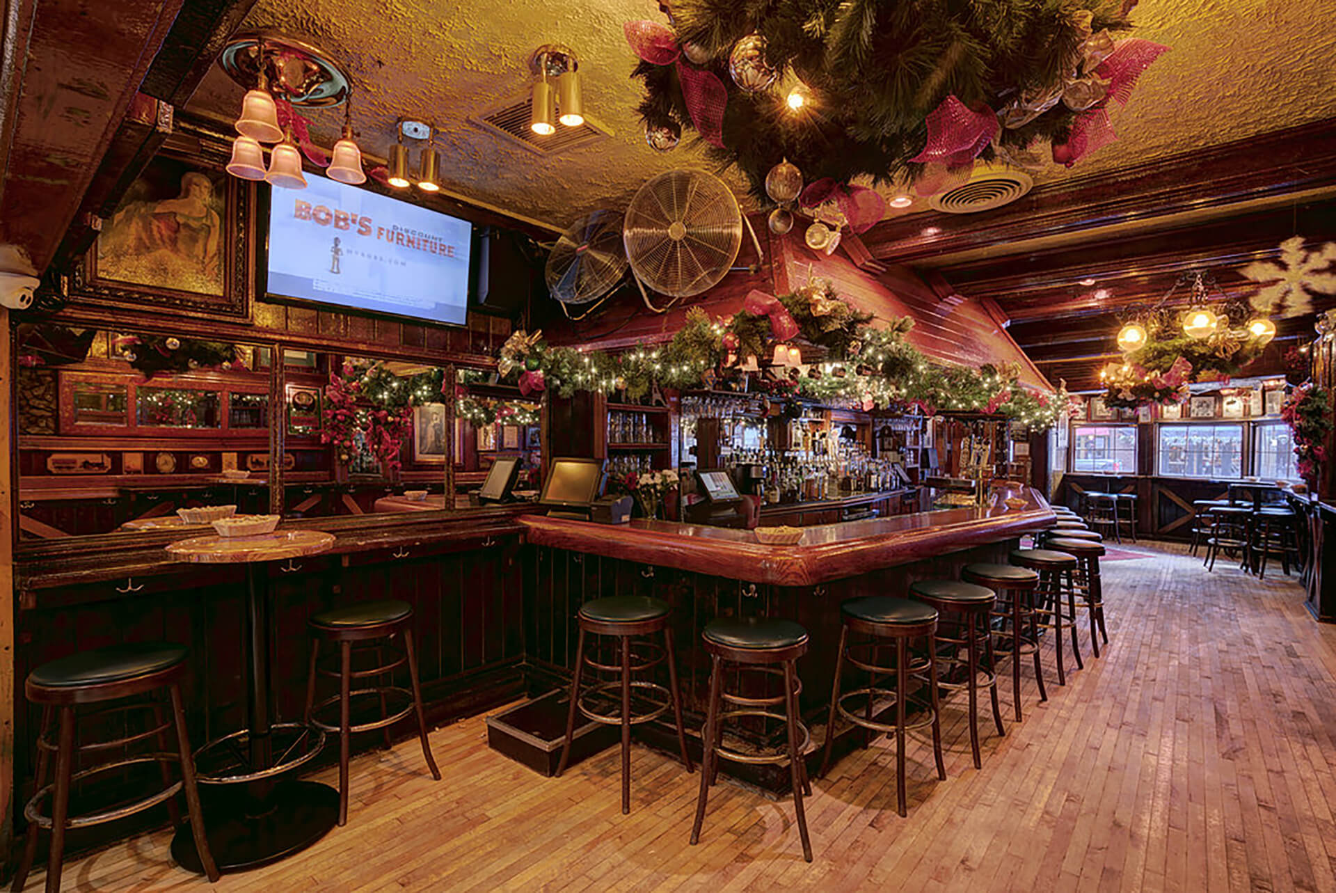 GALLERY Lodge Tavern A Chicago Tavern Established in 1957