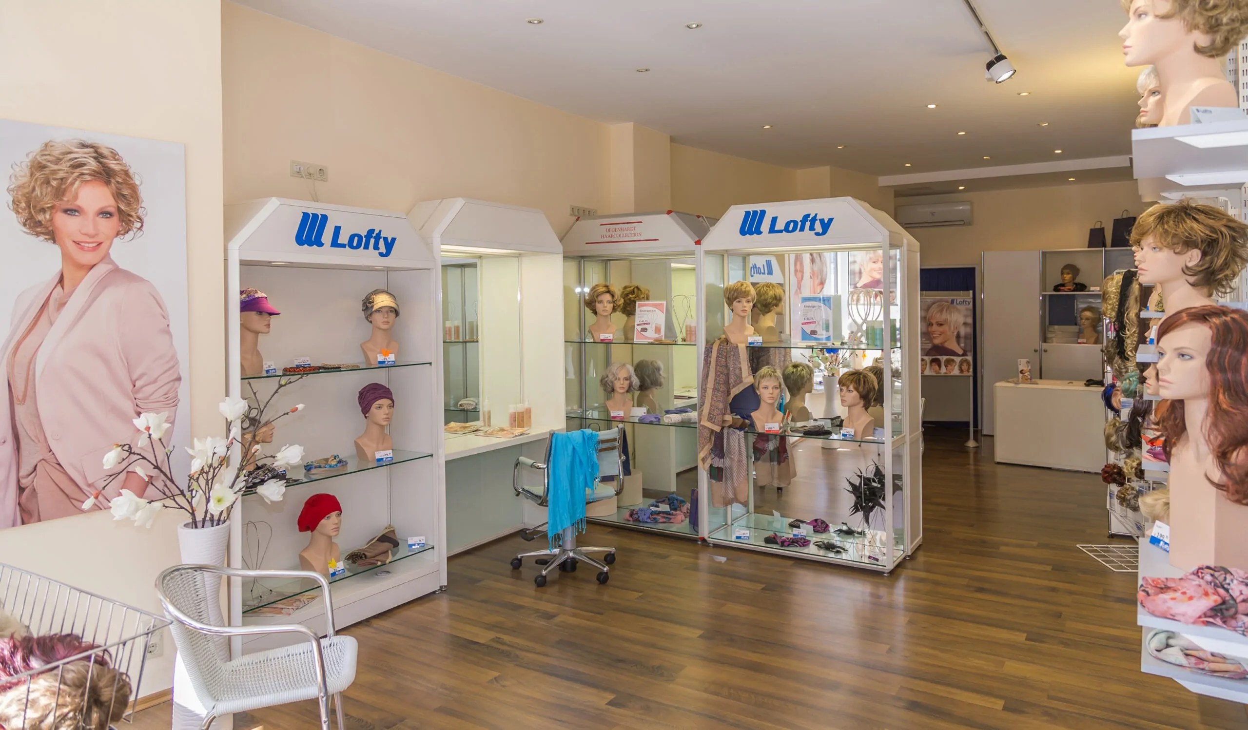 Perücken in BerlinCharlottenburg kaufen bei Lofty Zweitfrisuren