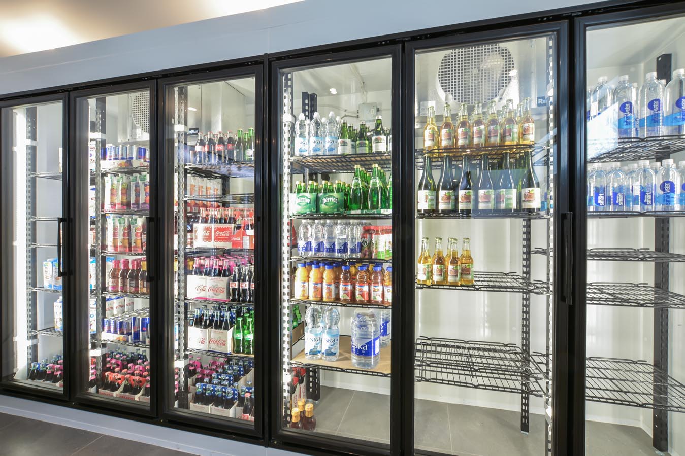 Beer Cave Walk In Cooler ART Refrigeration v9306.1blu.de