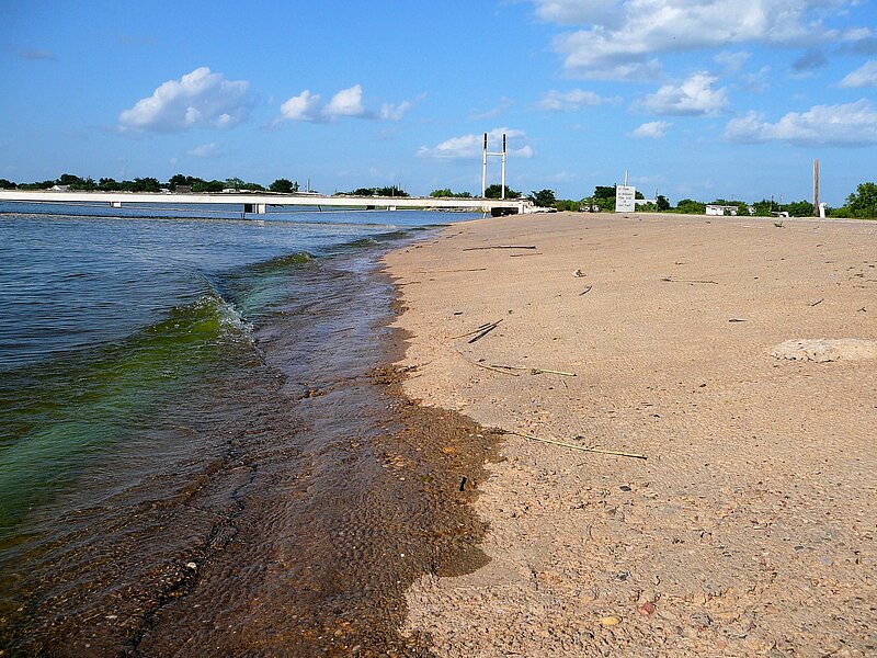 gallery Lake Stamford boat ramp, when full