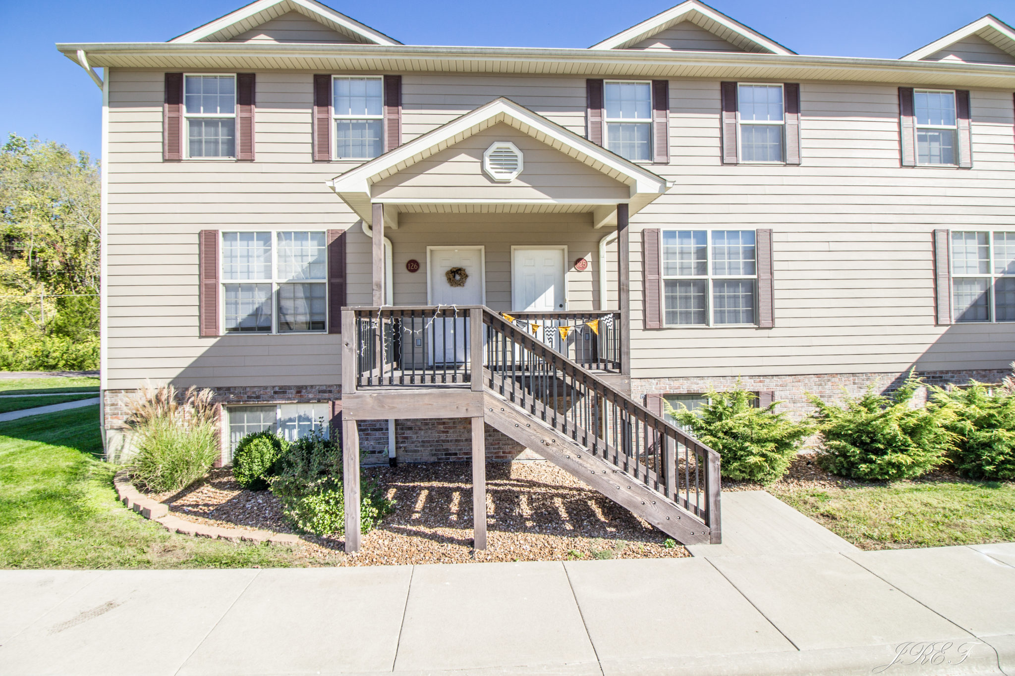 Home Log Hill Properties