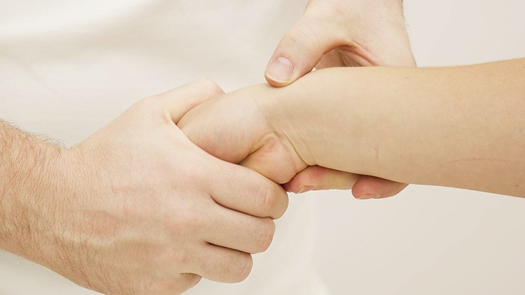 Spaltung des 1.Strecksehnenfaches Orthopäde Wien Ordination Dr