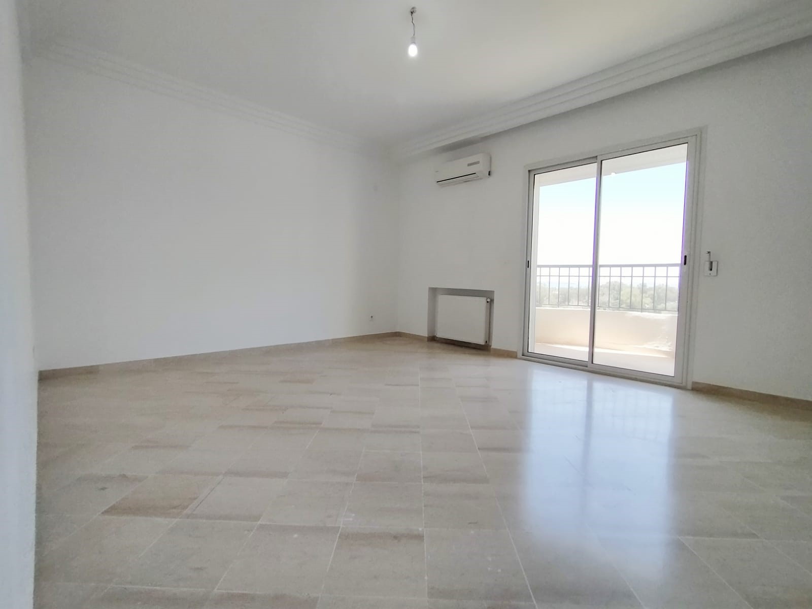 LOCATION APPARTEMENT S+2 AVEC TERRASSE AUX JARDINS DE CARTHAGE Logis.tn