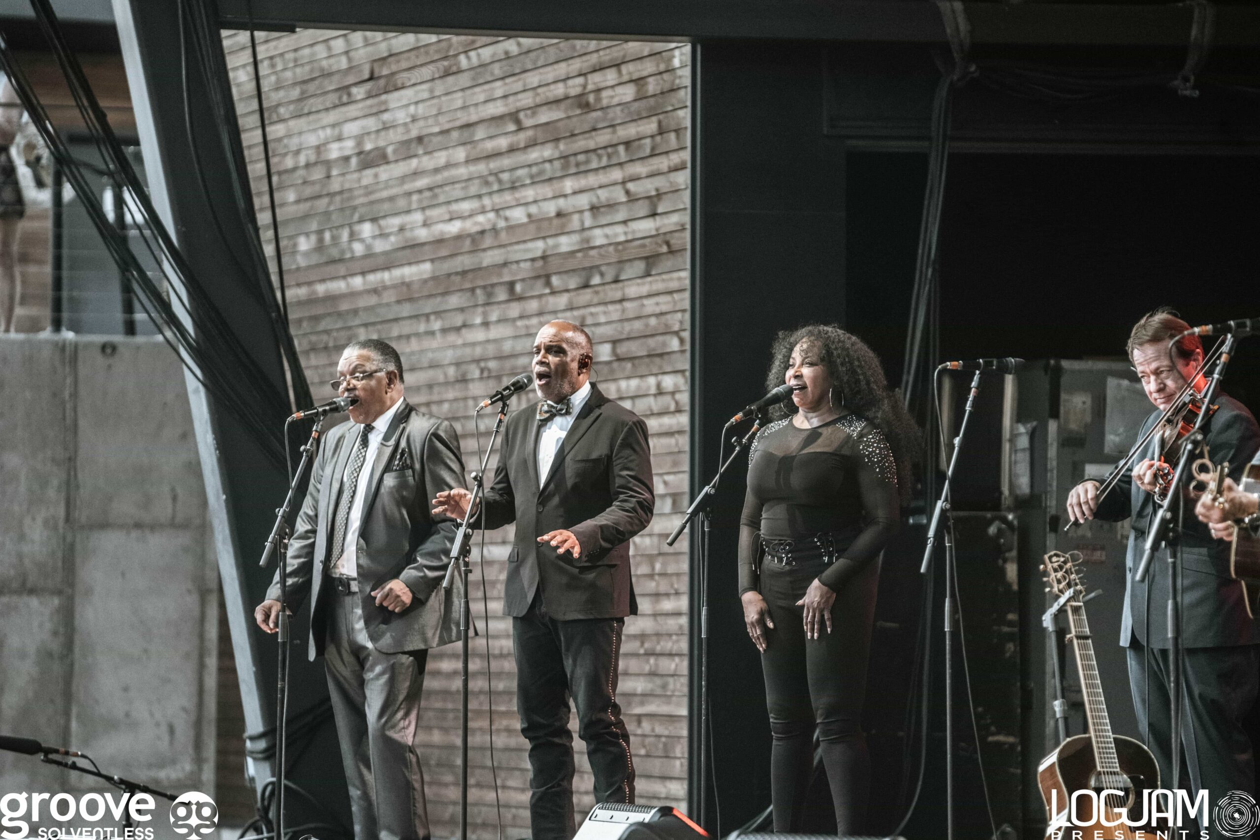 Lyle Lovett and his Large Band at the KettleHouse Amphitheater (Photo