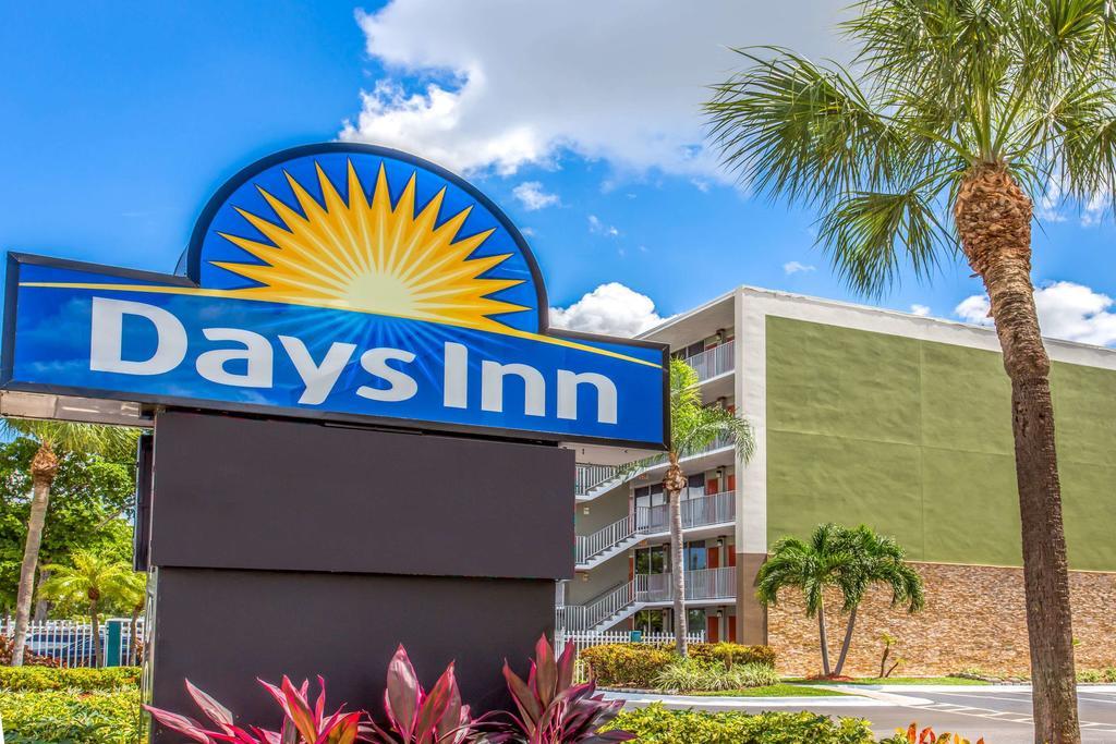 Days Inn Logo LogoDix