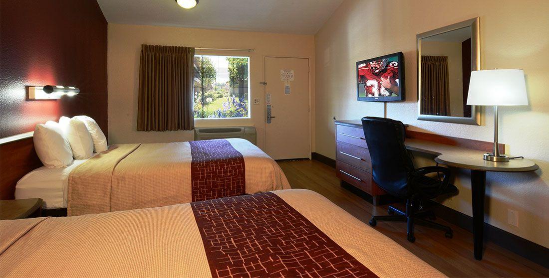 Red Roof San Dimas Logo