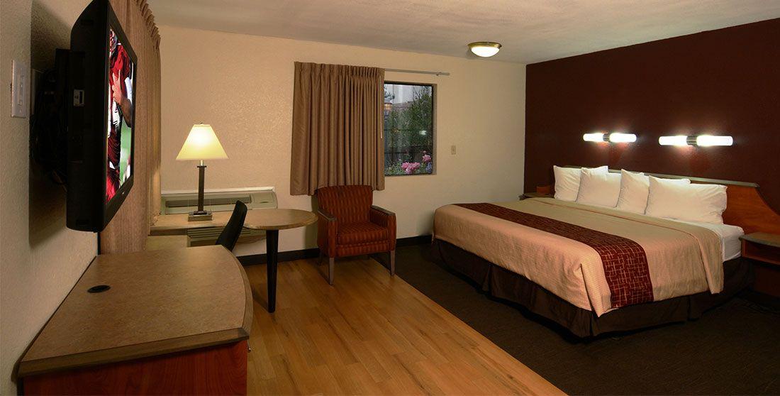 Red Roof San Dimas Logo