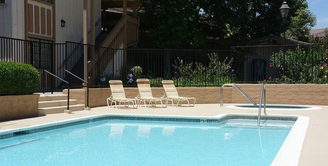 Red Roof San Dimas Logo