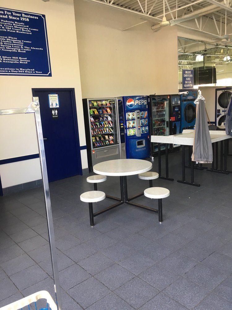 Sudsville Logo LogoDix