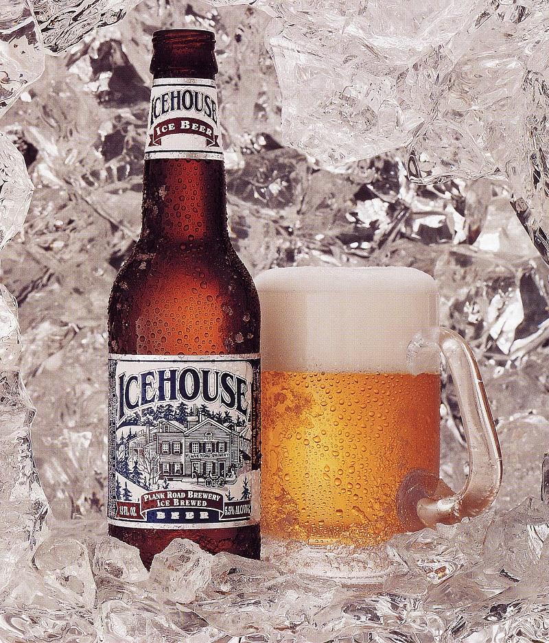 Ice 16 Oz Old Milwaukee Logo