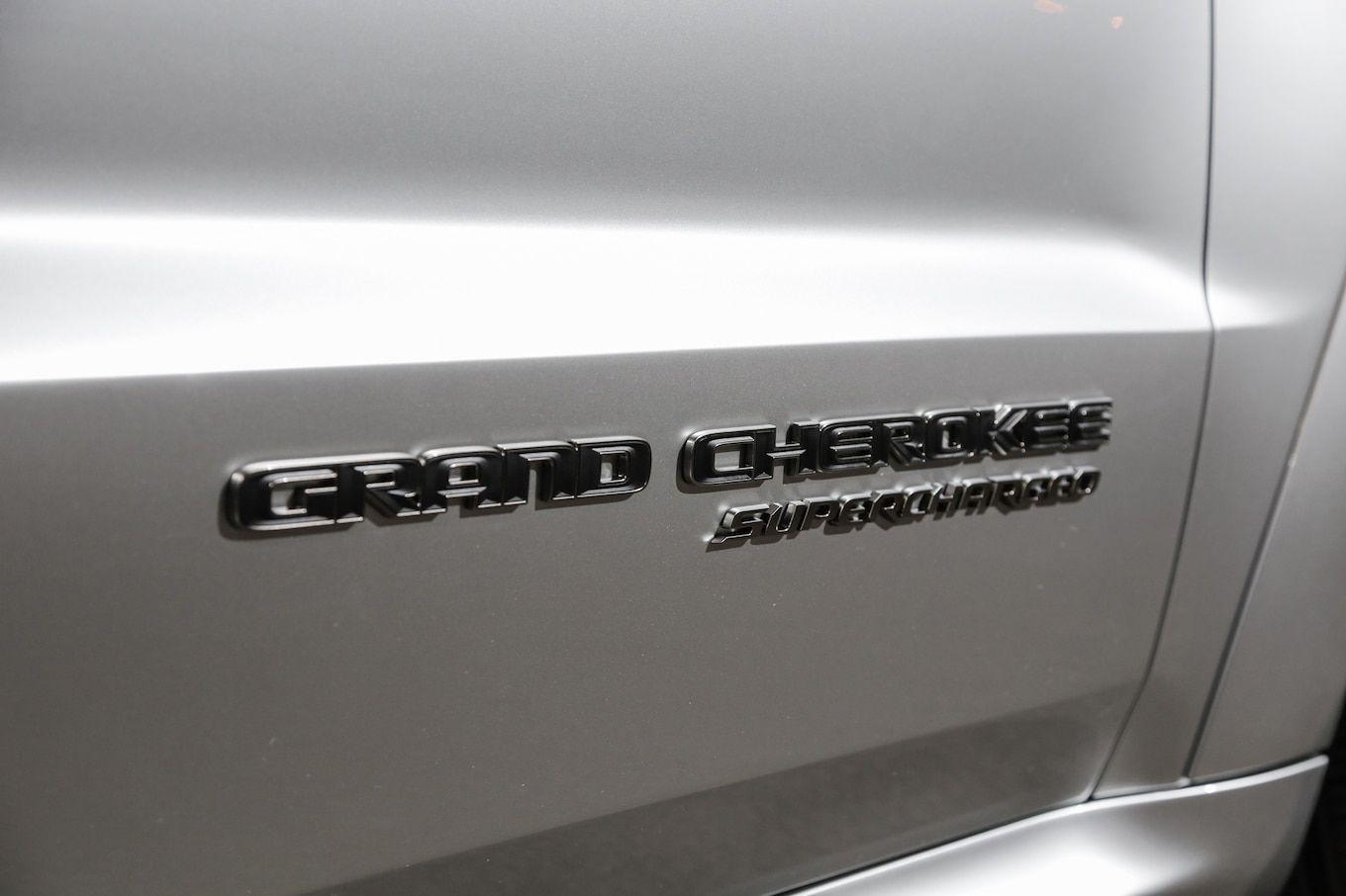 Black Jeep Cherokee Logo LogoDix