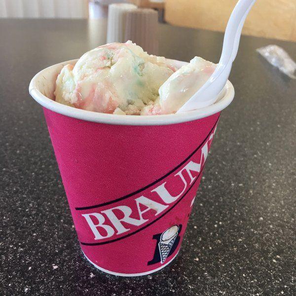 Braum's Ice Cream Logo