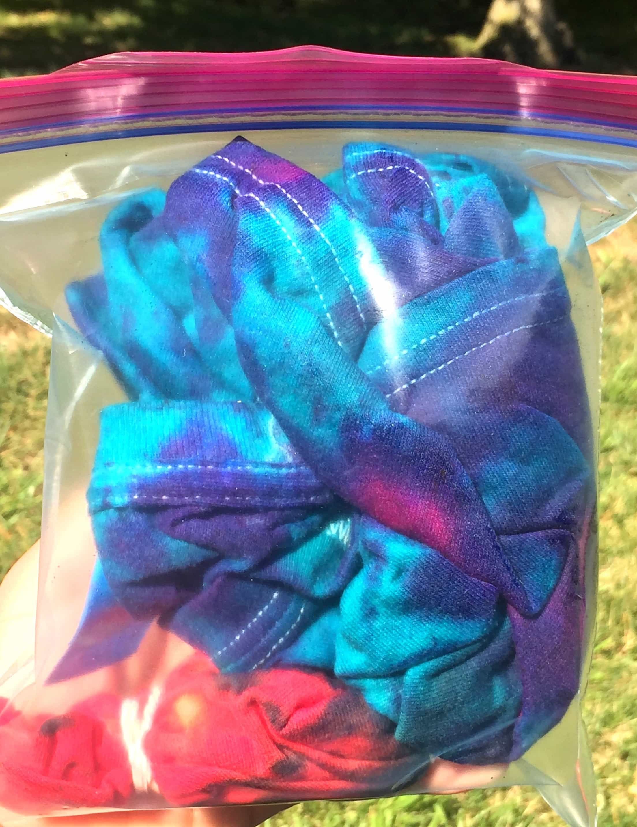 Best Way to Tie Dye Shirts With Kids 3 Easy Tie Dye Patterns