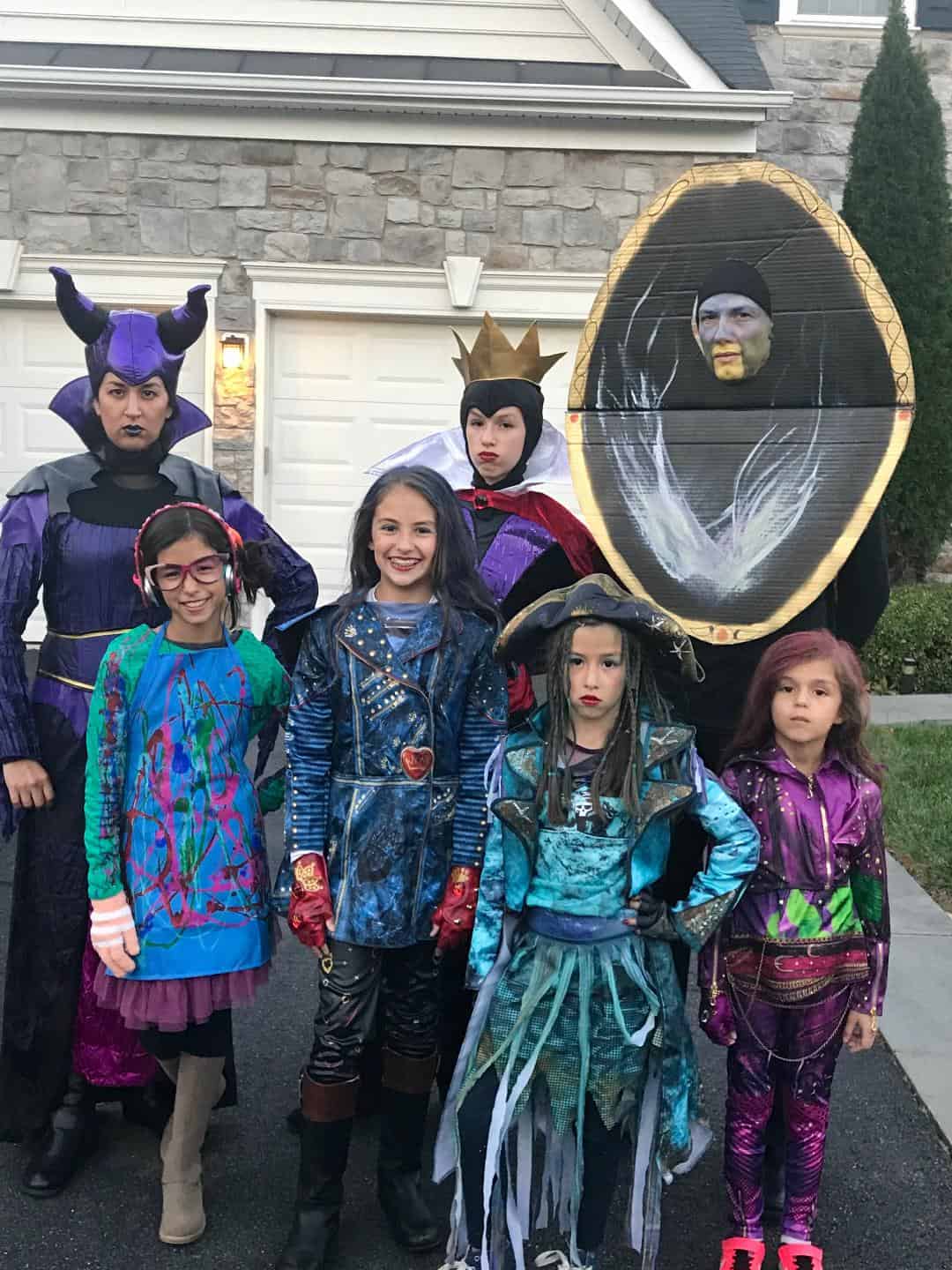 Family Disney Descendants Costumes Lola Lambchops