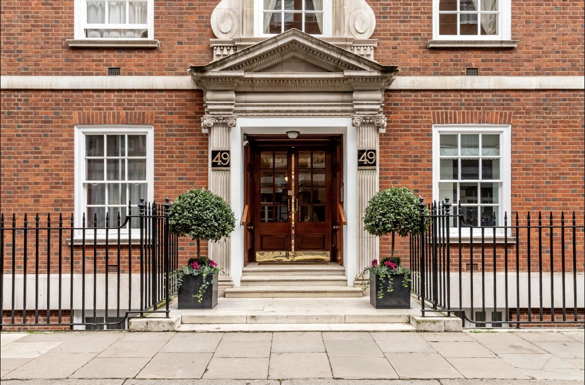 RECORD £16M SALE PRICE ACHIEVED FOR GROSVENOR SQUARE APARTMENT IN