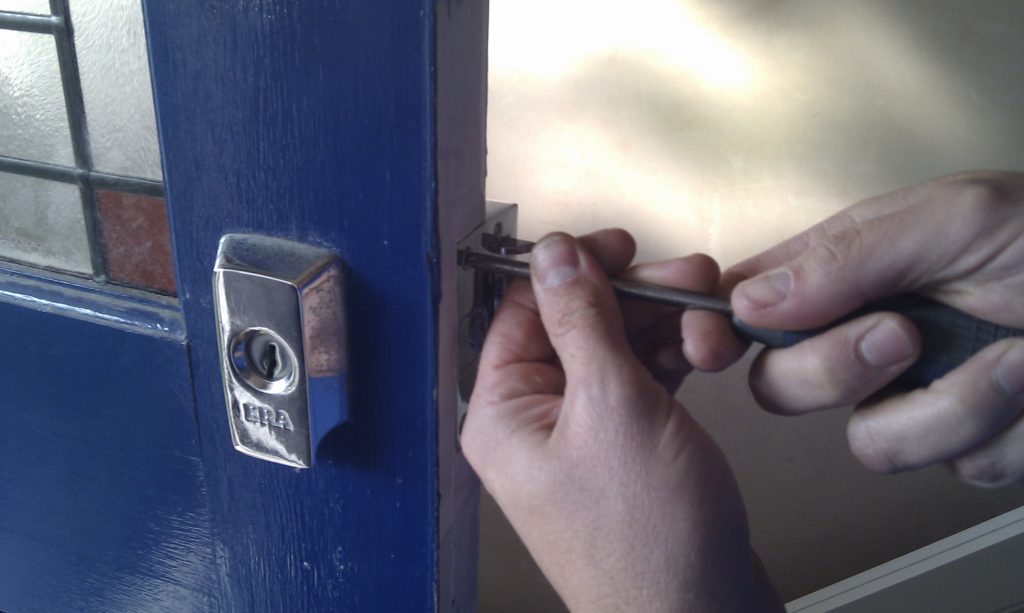 Solid Advice To Choosing The Best Locksmith For Your Needs
