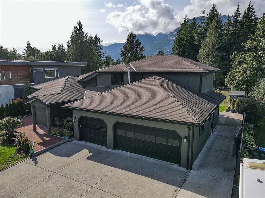 Property Listing For Sale 40169 Garibaldi Way, Squamish Townhouse