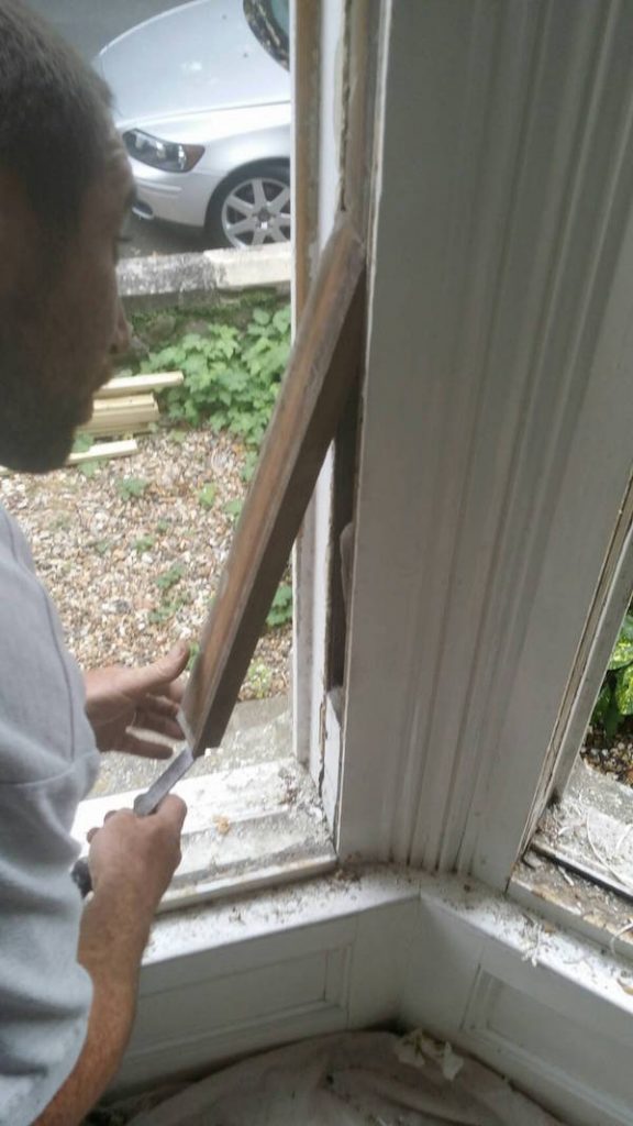 Replace a broken sash cord for less than £10 London Sash Window