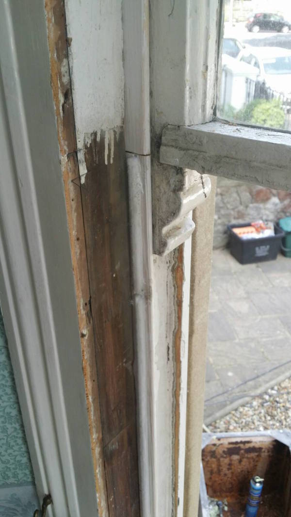 Replace a broken sash cord for less than £10 London Sash Window