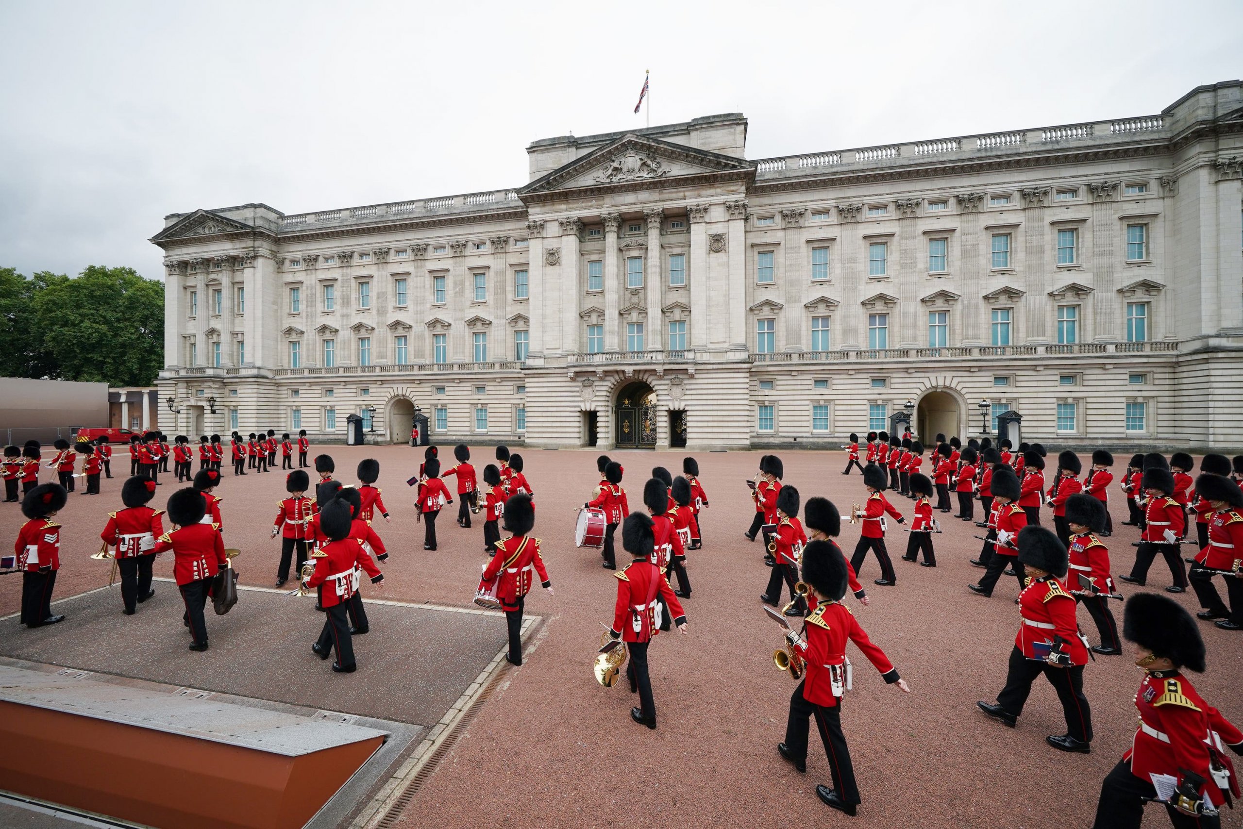 Changing the Guard ceremony returns to Buckingham Palace Pictures and