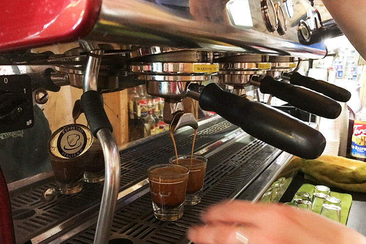 Lone Pine Fruit Stand and Coffee Shop