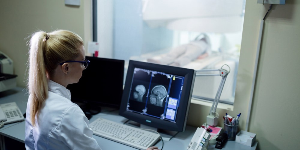 Comparing MRI Brain With and Without Contrast