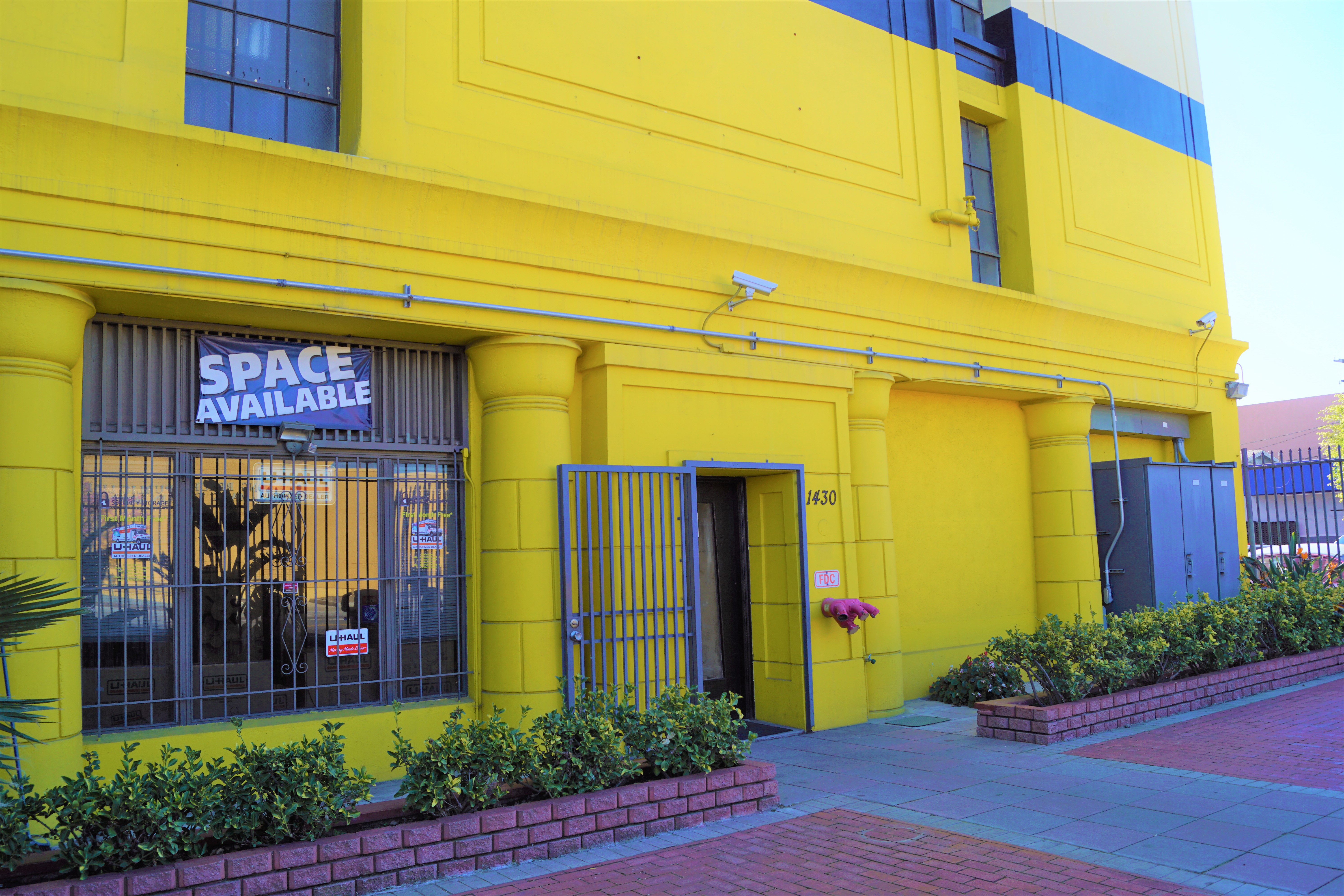 Reserve a Storage Unit in Long Bach, CA