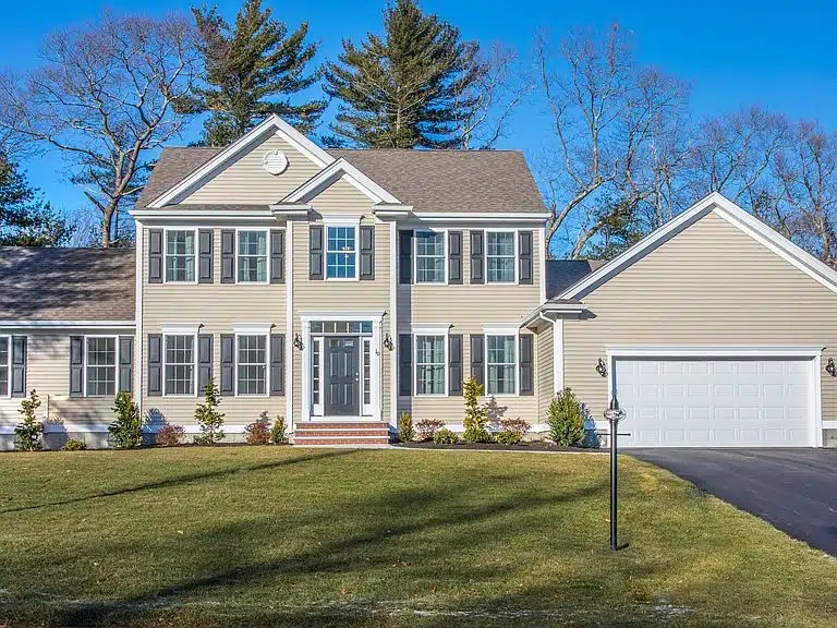 10 Goldfinch Dr, Raynham, MA 02767 Long Built Homes