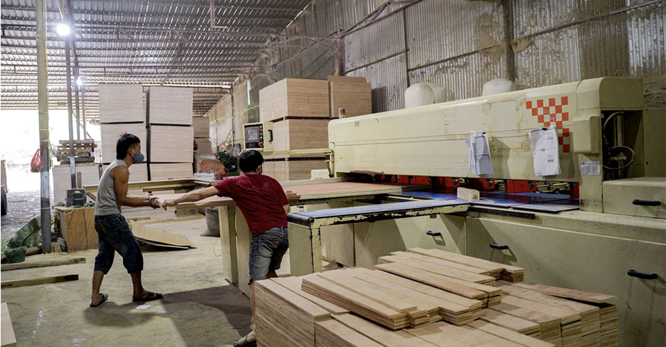 PLYWOOD WAREHOUSE GALLERY