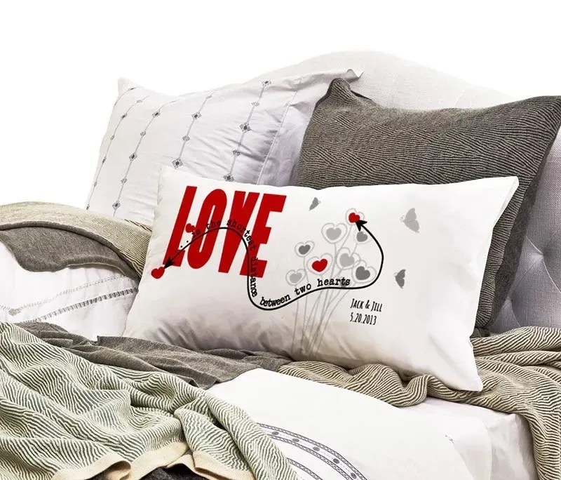 The 5 Best Long Distance Pillows for Romantic LDR Couples