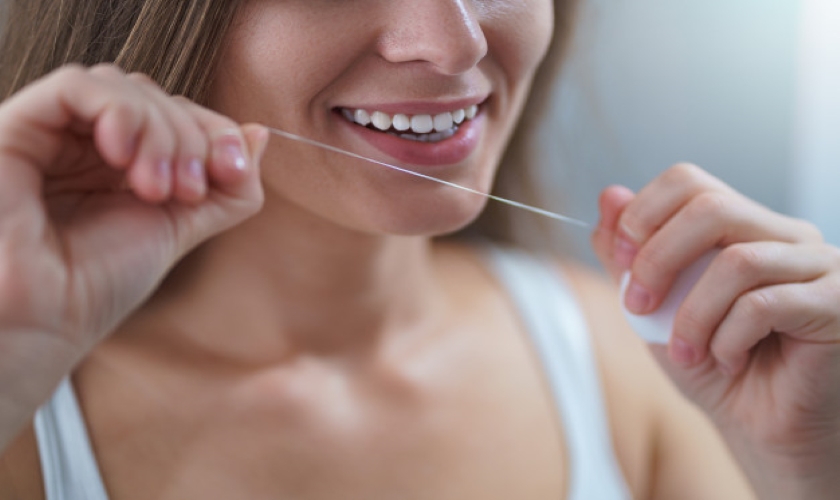 The Correct Steps of Flossing Blog Long Falls Dentistry